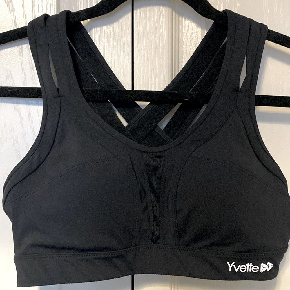 EUC Yvette criss cross black sports bra. Size medium.